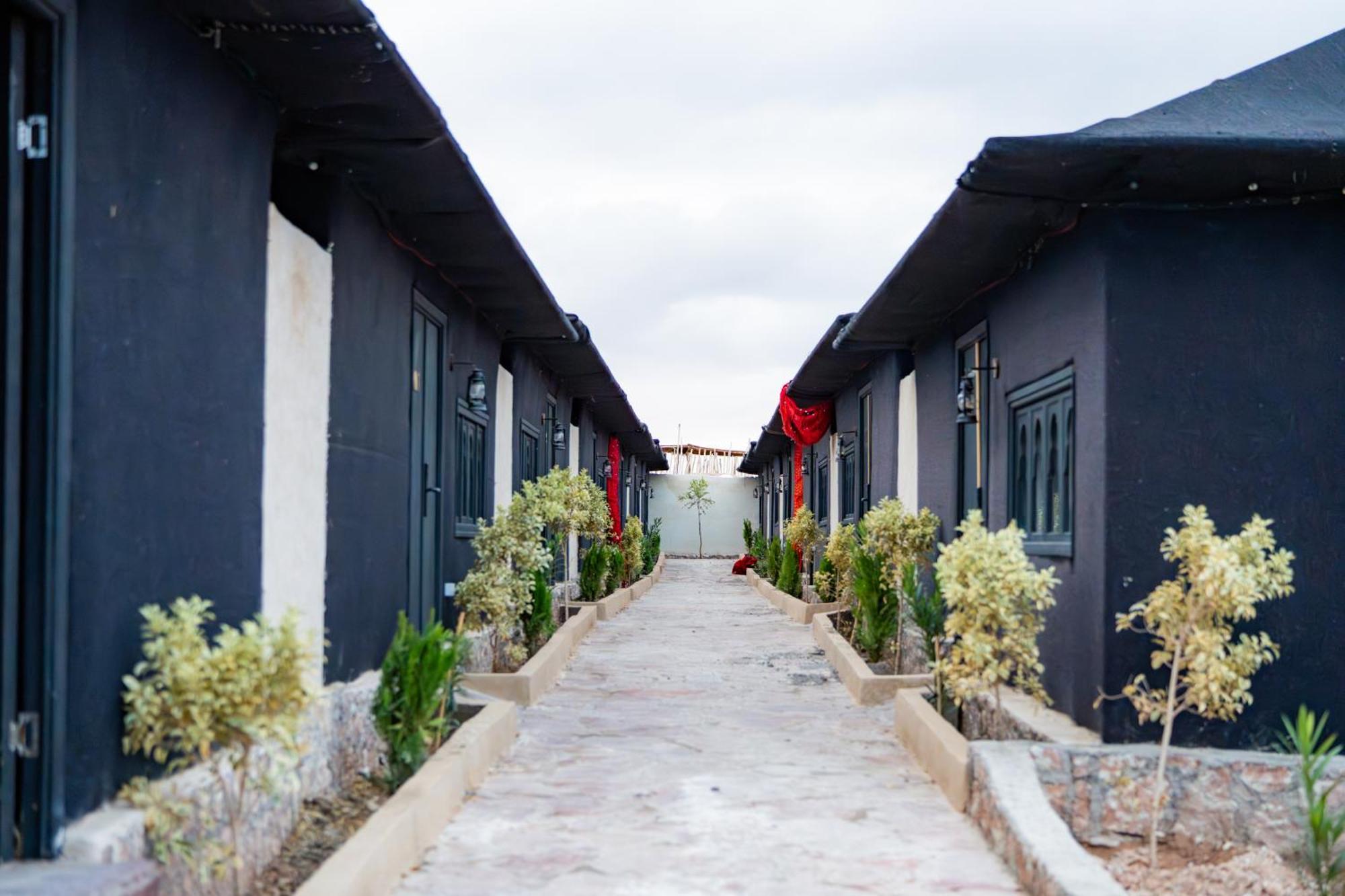 Le Bedouin Agafay Villa Marrakesh Bagian luar foto
