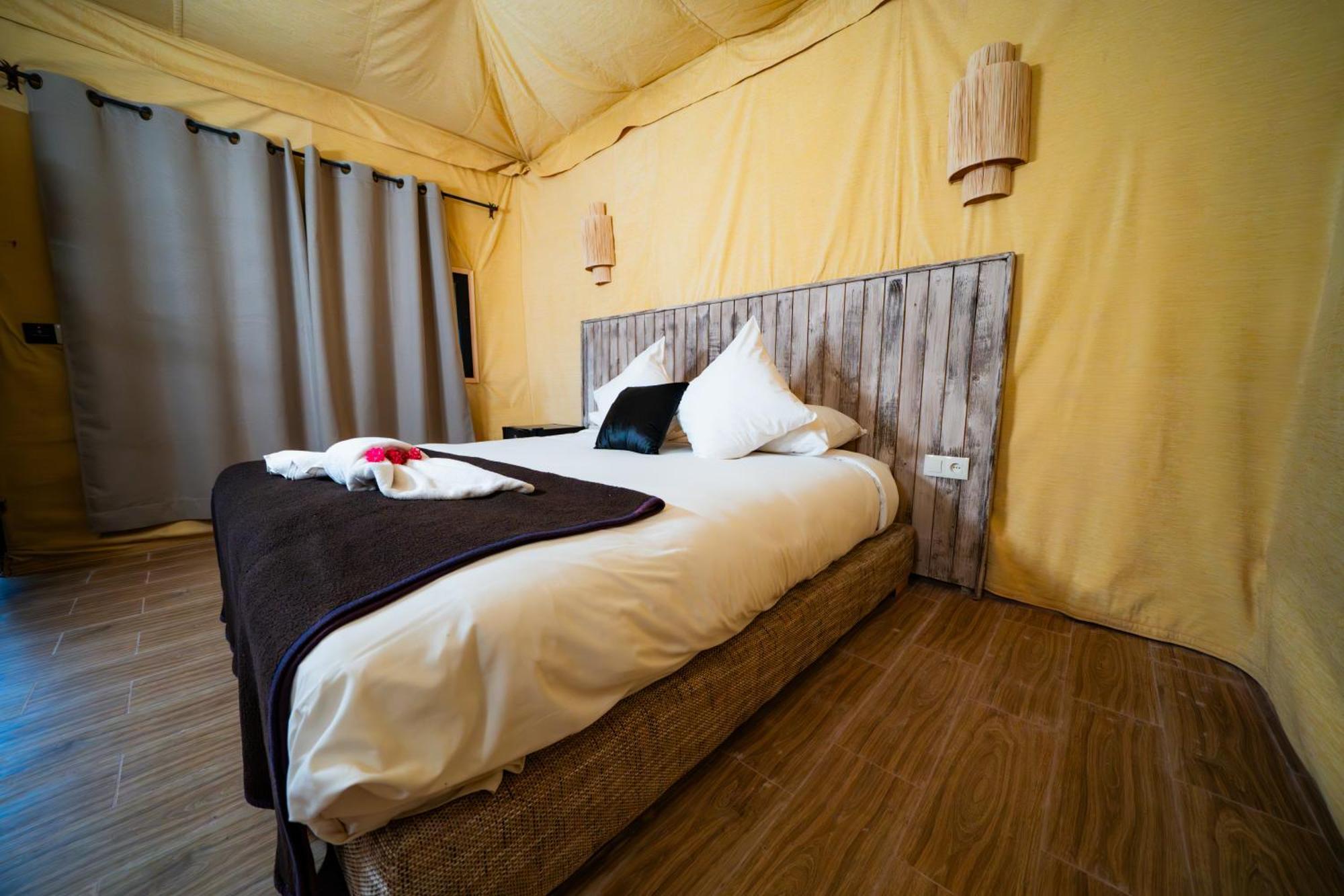 Le Bedouin Agafay Villa Marrakesh Bagian luar foto