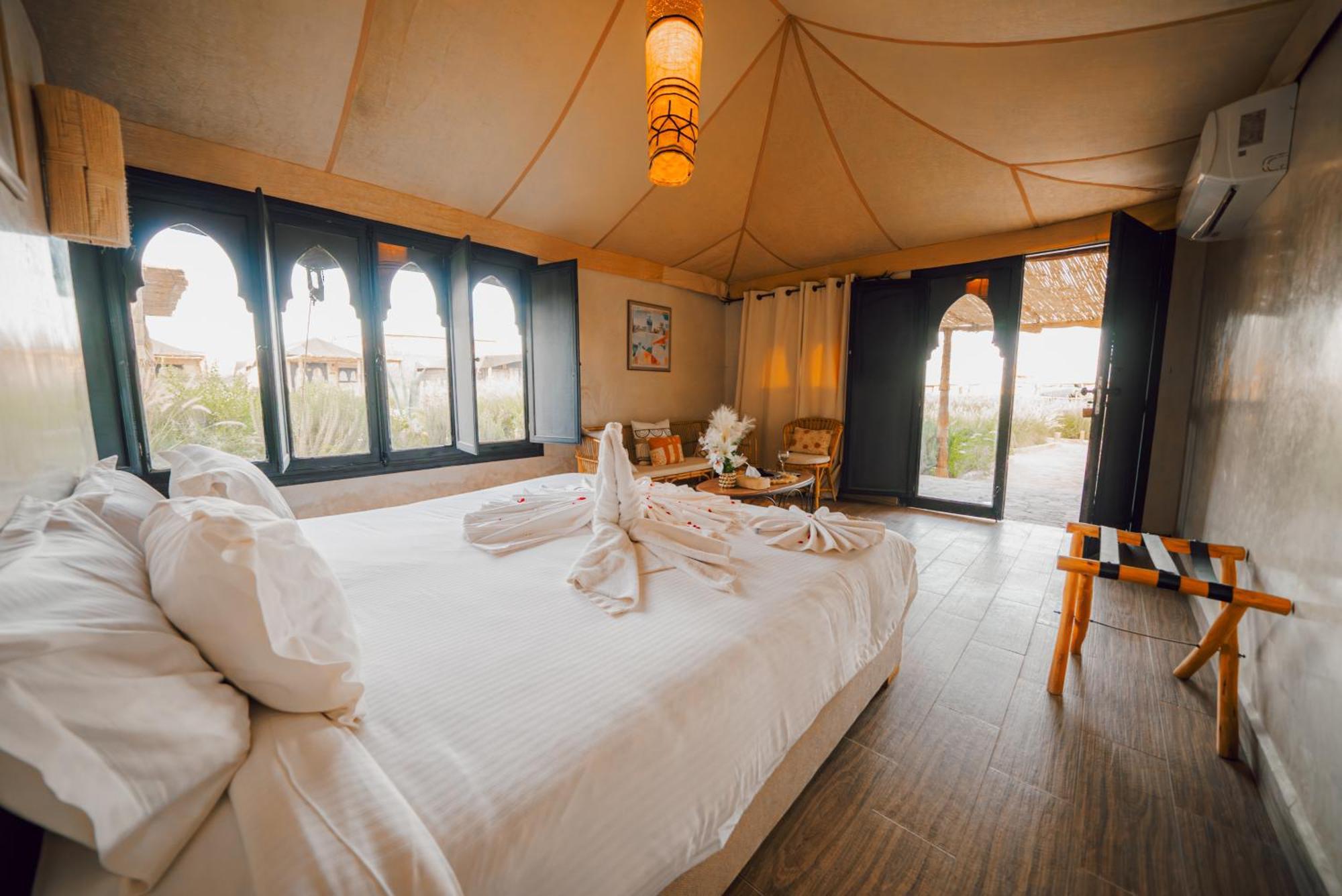 Le Bedouin Agafay Villa Marrakesh Bagian luar foto