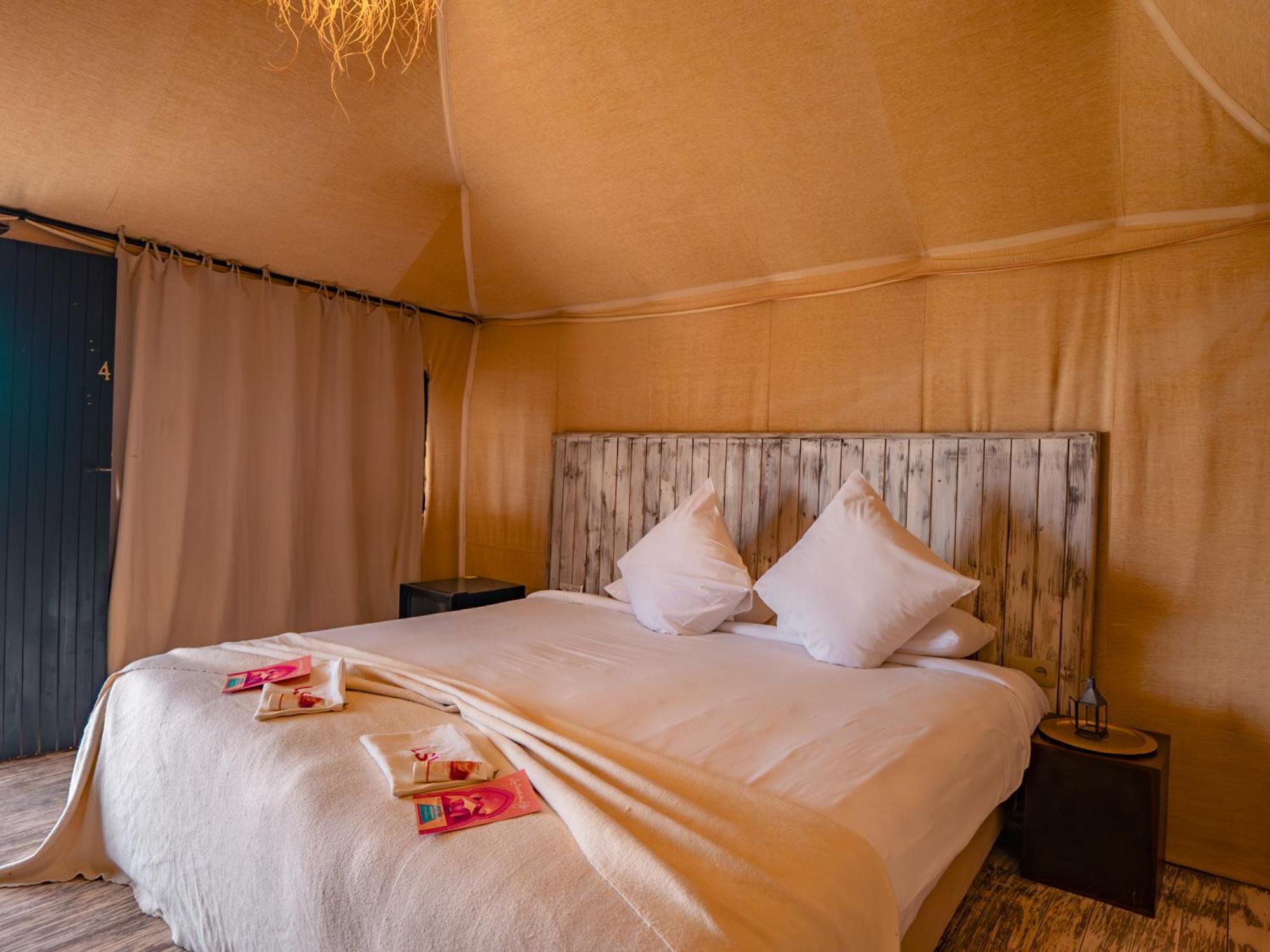 Le Bedouin Agafay Villa Marrakesh Bagian luar foto